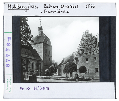 Vorschaubild Mühlberg/Elbe: Rathaus Ostgieben und Frauenkirche 